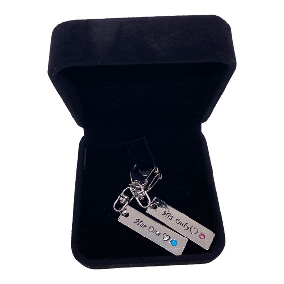 Couples Boyfriend Girlfriend HER ONE HIS ONLY Key Chain Ring Gift Box Set - Picture 3 of 4